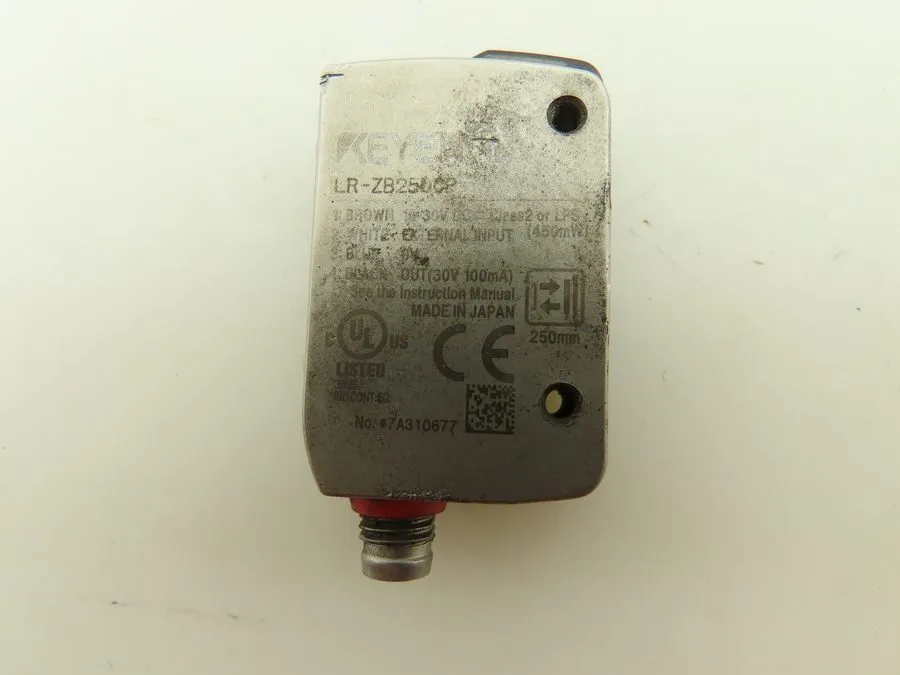 Датчик KEYENCE LR-ZB250CP LASER SENSOR 10-30VDC