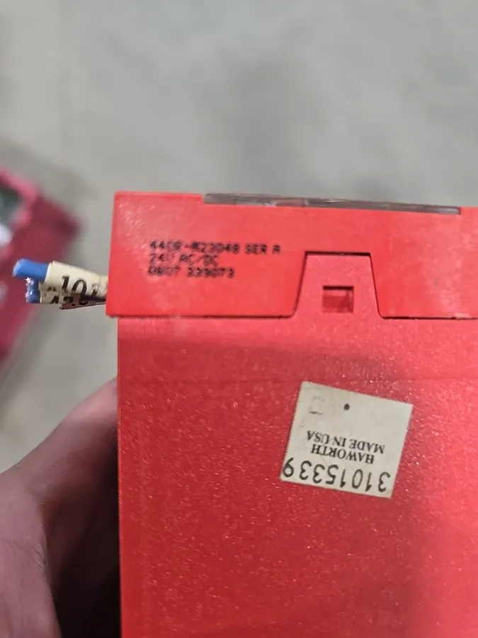 Реле безопасности Allen Bradley MSR15D Safety Relay 440R-M23048 24V AC DC
