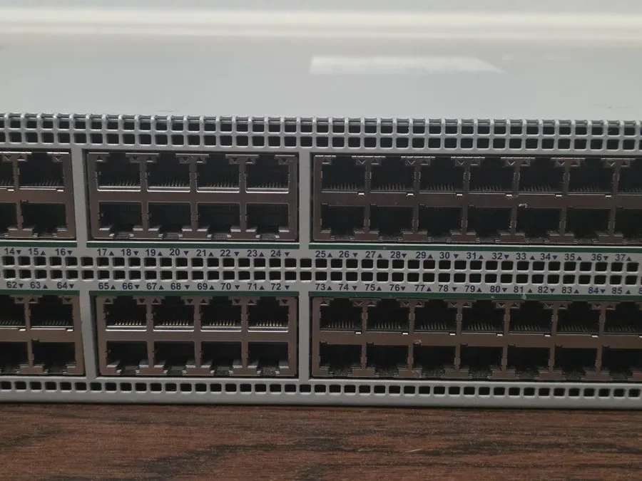 Коммутатор Arista CCS-720XP-96ZC2-2F 96-Port PoE Switch — фото лота 2