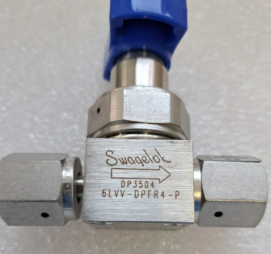 Клапан Swagelok 6LVV-DPFR4-P Diaphragm Valve 1/4" FVCR Stainless Steel