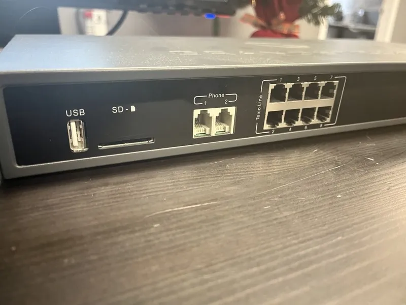 IP-телефон Grandstream UCM6208 IP PBX Phone System Excellent Condition