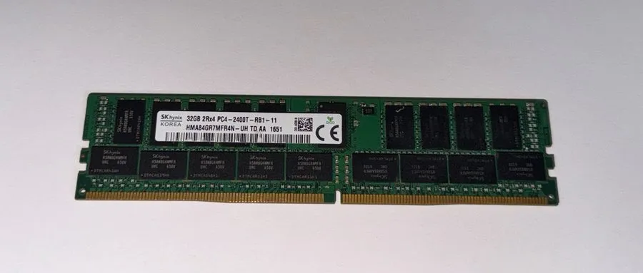 Модуль памяти SK Hynix 32GB 2Rx4 PC4-2400T DDR4 ECC RDIMM Server RAM HMA84GR7MFR