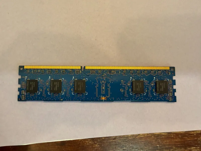 Модуль памяти HMT325R7BFR8A-H9 Hynix 2GB PC3-10600 DDR3-1333MHz ECC Registered C