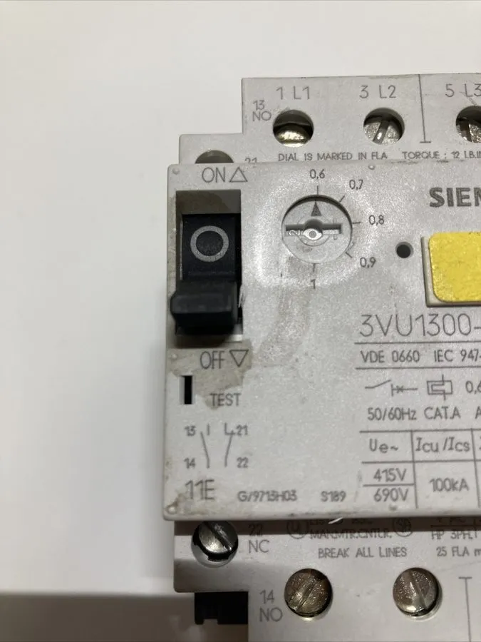 Автоматический выключатель Siemens 3VU1300-1MF00 690 V 0.6-1.0 A Circuit Breaker — фото лота 4