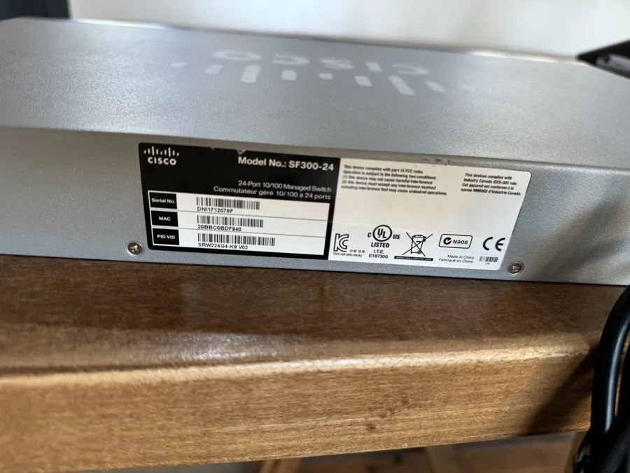 Коммутатор Cisco SF300-24PP 24-port Managed PoE+ Switch (no rackmount brackets) — фото лота 2