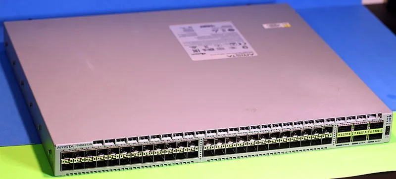 Коммутатор Arista DCS-7050SX2-72Q-R 48 Port 10GB SFP+ 6x 40GB QSFP+ B-F Switch