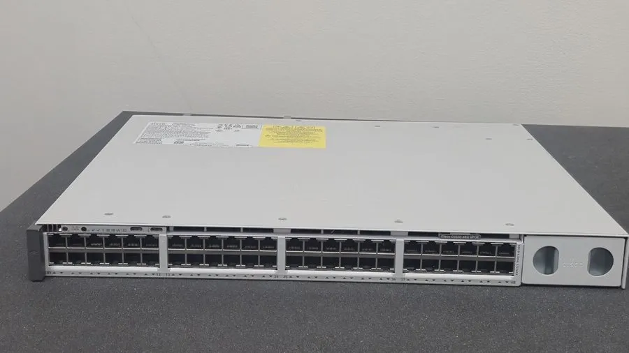 Коммутатор CISCO C9350-48U 48 ports of 1 Gigabit Ethernet with 60W UPOE CISCO C9 — фото лота 1