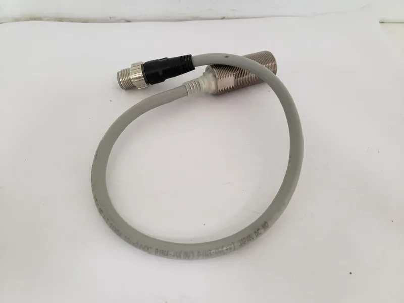 Датчик приближения OMRON E2E-X7D1-M1 J-T PROXIMITY SENSOR 4 PIN 12-24VDC