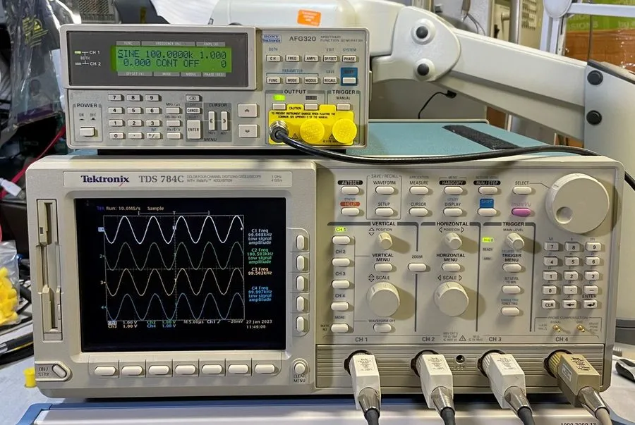 Осциллограф Tektronix TDS784C B010235 Oscilloscope, 1 GHz, 4 Ch., 4 GS/s