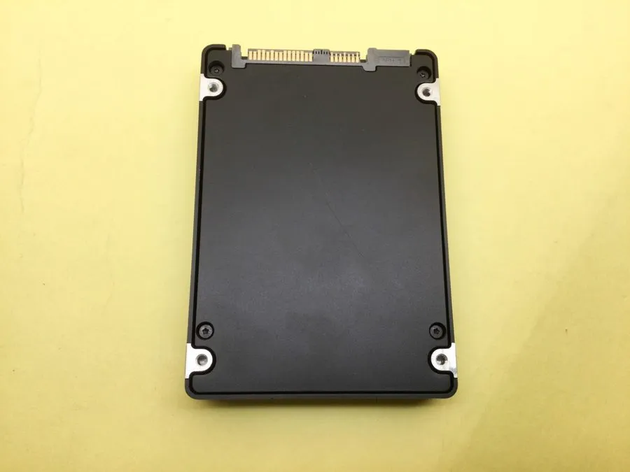 SSD-накопитель HP Samsung PM1633a 1.92TB 12G SAS 2.5" SSD 874431-002 MZ-ILS1T9N 