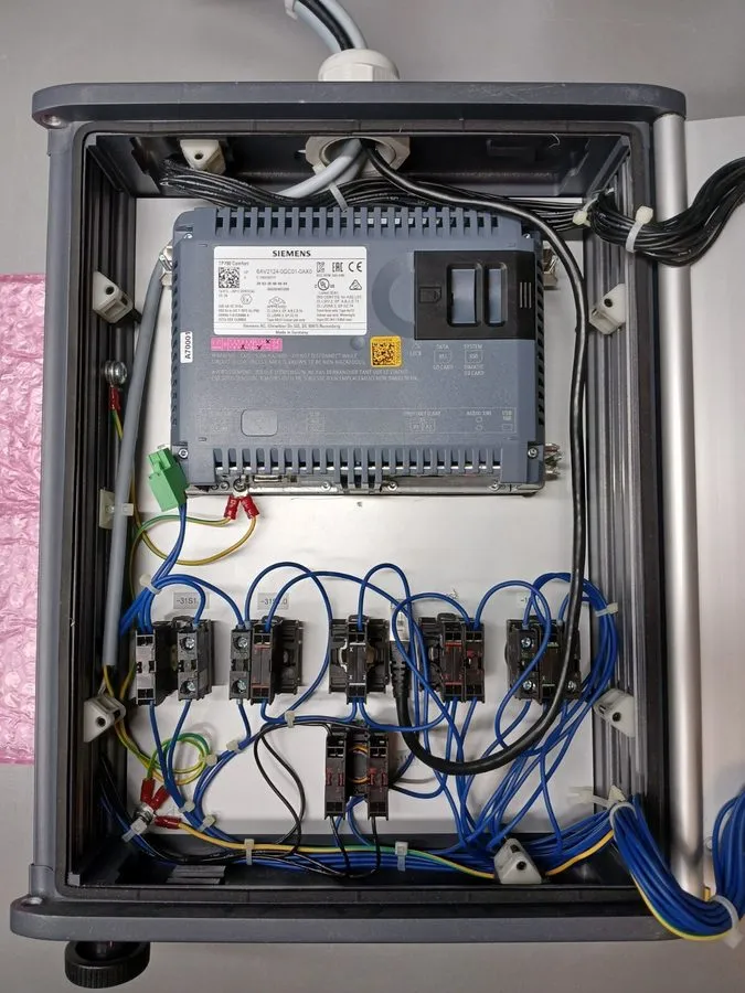 Панель оператора Siemens TP700 Comfort Simatic HMI Panel 6AV2 124-0GC01-0AX0 — фото лота 1