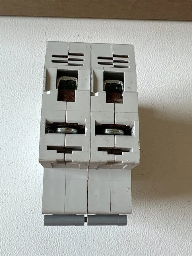 Клеммник Allen Bradley 1492-SP2C020