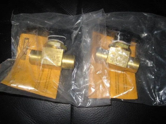 Клапан Swagelok B-43F4 Brass 1-Piece 40 Series Ball Valve FNSP — фото лота 1