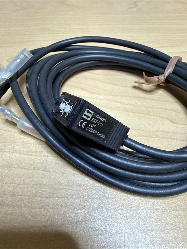 Фотоэлектрический датчик Omron E3Z-D81 Photoelectric Switch Sensor,12-24V DC — фото лота 1