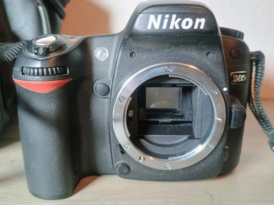 Фотокамера Nikon D80 10.2MP Digital SLR Camera- w/Sigma Lens, Manual, Case & Cha