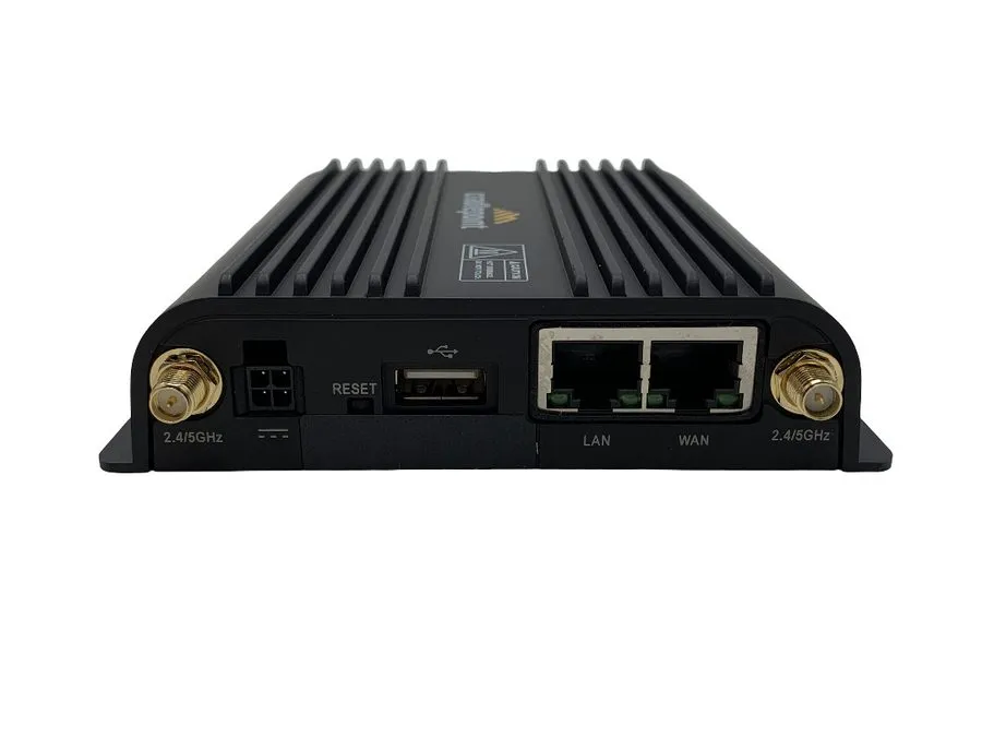 Маршрутизатор Cradlepoint IBR900-600M Cloud-Managed Networking Router