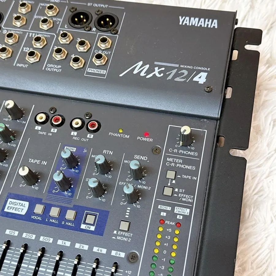 Микшерный пульт Yamaha MX12/4 12-Channel 4-Bus Analog Mixing Console DJ Audio 38
