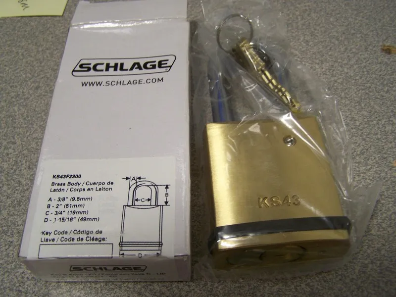 Такелажная скоба 3 Schlage Commercial KS43F2300 Brass Padlock 2" Shackle "C" Key — фото лота 1