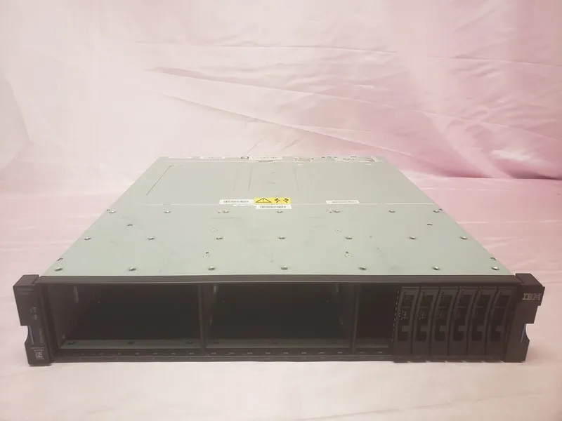 СХД IBM 2078-24F Storwize V5100 24-slot Expansion Enclosure