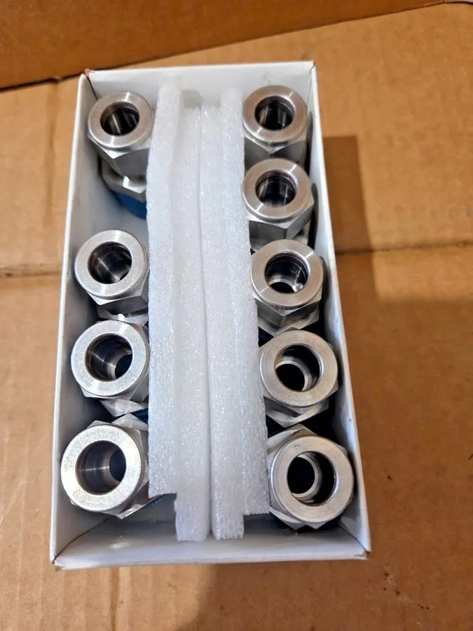 Разъём 1 Swagelok Stainless Connector Fitting, 1/2" Tube x 3/4" MNPT, SS-810-1-1