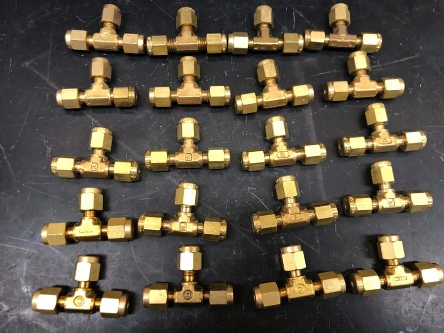 Фитинг Swagelok Brass Tee Union Fitting, 1/8" OD Tube, B-200-3 (D1)