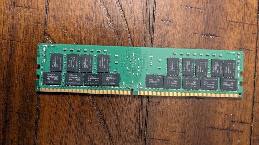Модуль памяти SK Hynix 32GB 2Rx4 PC4-2933Y-RB2-12 HMA84GR7JJR4N-WM T4 AA Server 
