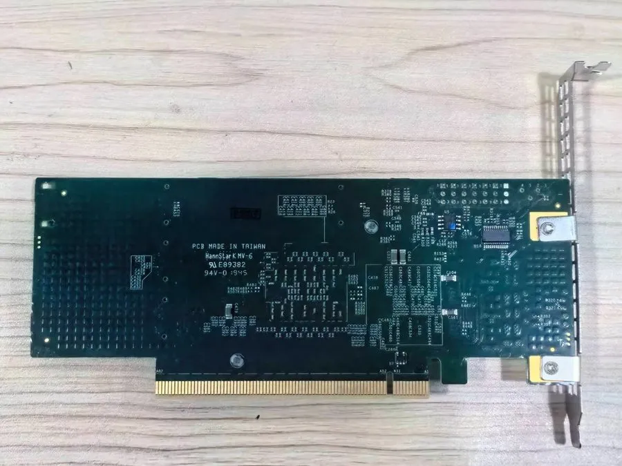 Кабель Supermicro AOC-SLG3-4E4T PCIe OcuLink Low Profile 3.0 NVME U.2 expansion