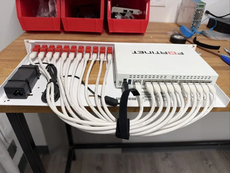Межсетевой экран Fortinet FortiGate FG-61F Network Security/Firewall Appliance