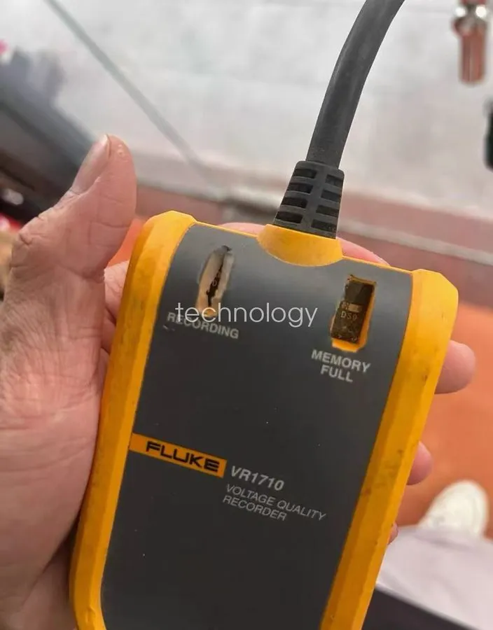 Анализатор Fluke VR1710 Portable Single Phase Power Quality Analyzer