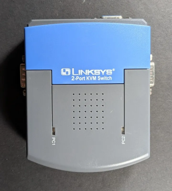KVM-переключатель Linksys ProConnect (PS2KVM2) 2-Ports External KVM switch PS/2