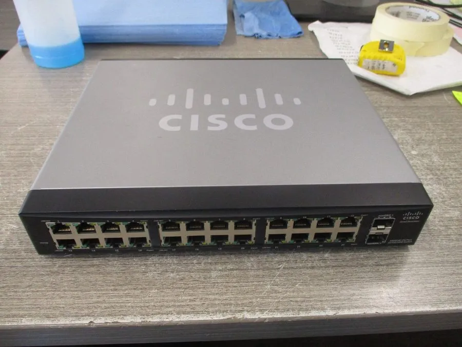 Коммутатор Cisco Small Bussiness 24 Port 10/100/1000 Switch SR2024C