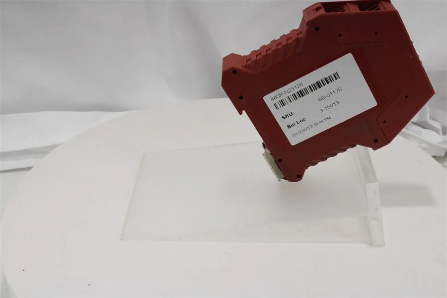 Реле безопасности 440R-N23126 Allen Bradley MSR127T Safety Relay — фото лота 2