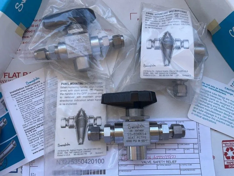 Клапан Swagelok SS-83XKS4 Stainless Steel 3-Piece High Pressure 3-Way Ball Valve