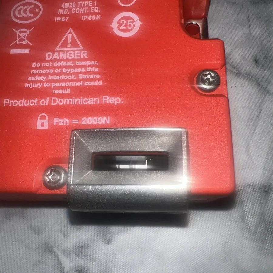 Реле безопасности Allen Bradley TLS2-GD2 Guardmaster Safety Switch 440G-T27177 / — фото лота 2