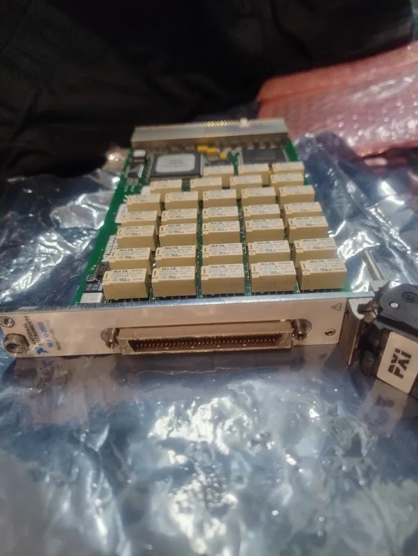 Реле National Instruments NI PXI-2503 777697-01 Relay Multiplexer