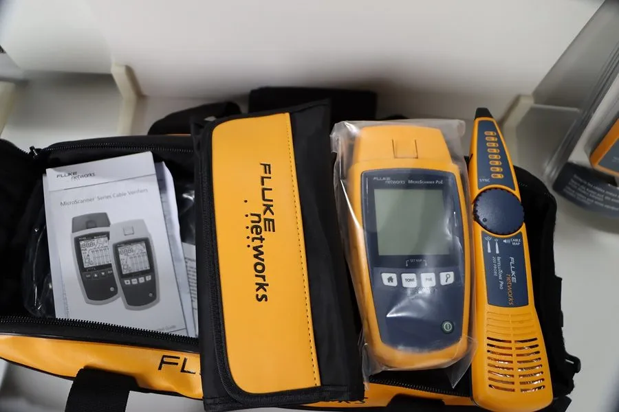 Тестер Fluke Networks 22511504 MS-POE-KIT MicroScanner Copper Cable Verifier&PoE