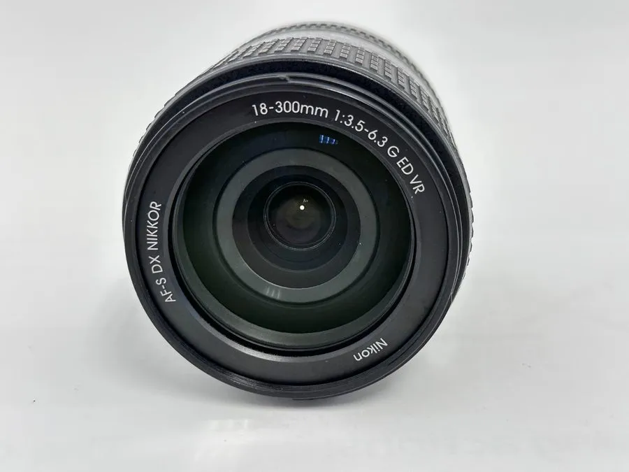 Объектив Nikon AF-S DX Nikkor 18-300mm F/3.5-6.3G ED VR Zoom Lens #L299