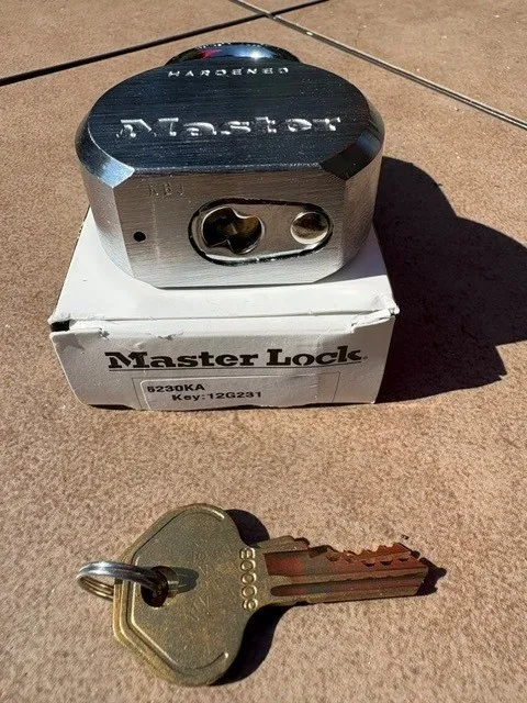 Такелажная скоба Master Lock 6230KA Padlock-1/2" Shackle 2-9/16" Body Width-2 Ke