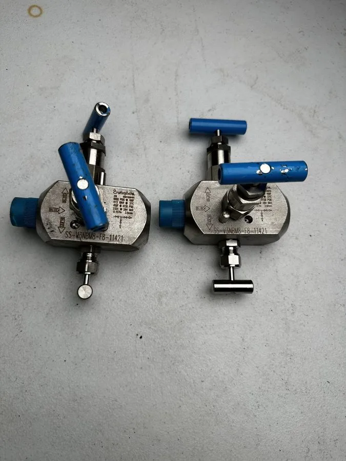 Клапан Swagelok SS-V3NBM8-F8-11421 Isolation Double Block And Bleed Valve