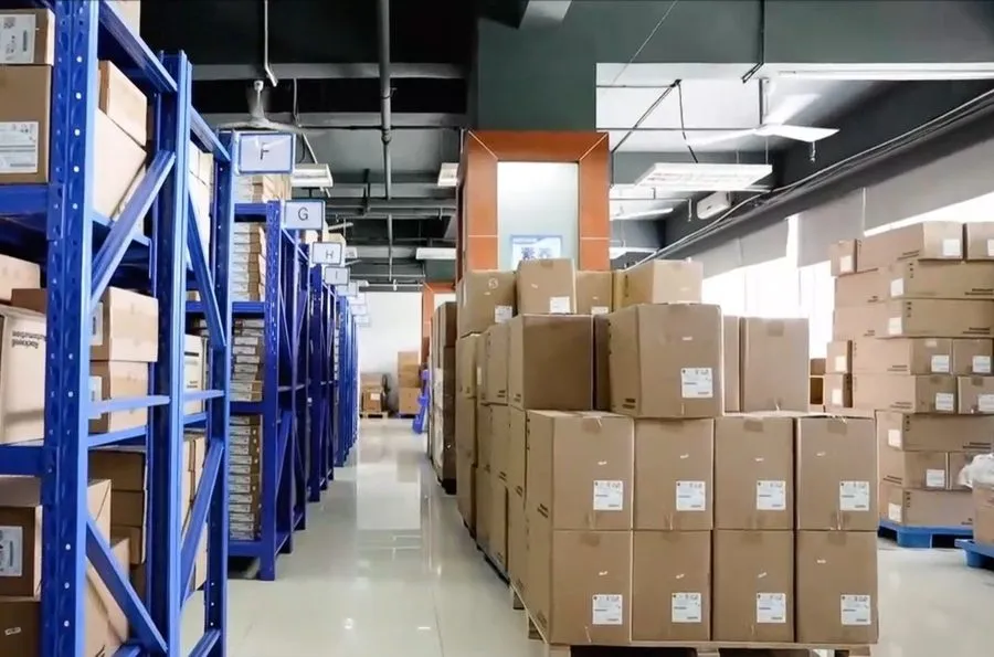 Контактор Schneider LC1D18M7C TeSys Deca Contactor 18A 220VAC 3Poles Shipping — фото лота 1