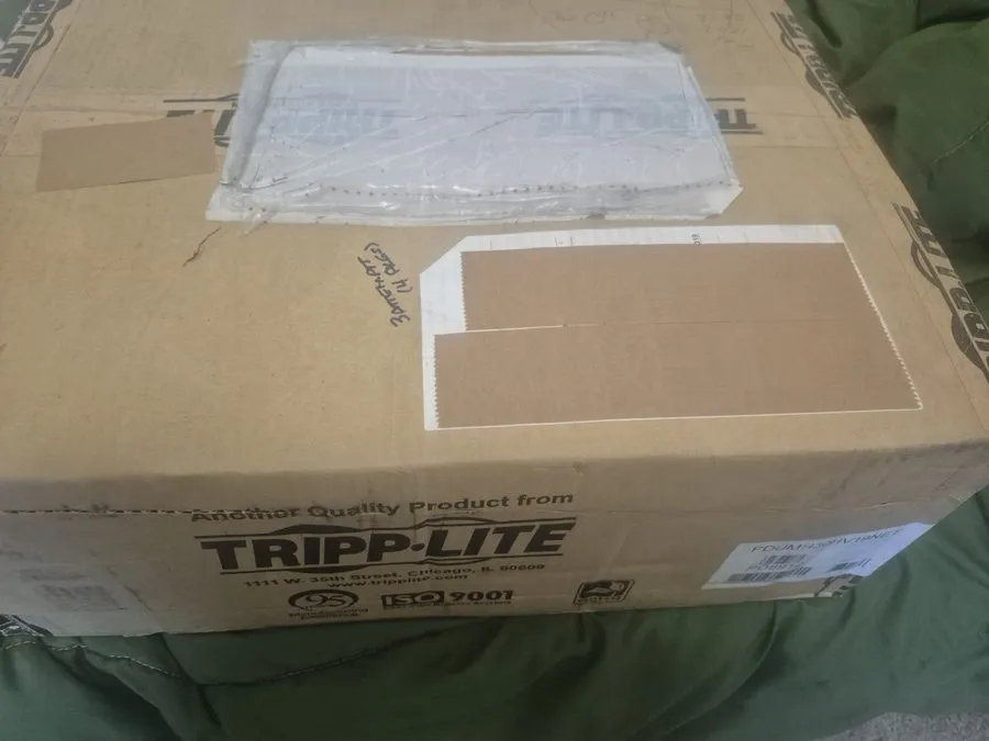 Блок розеток PDU Tripp Lite PDUMH30HV19NET 5500W Single-Phase Switched PDU Out: 