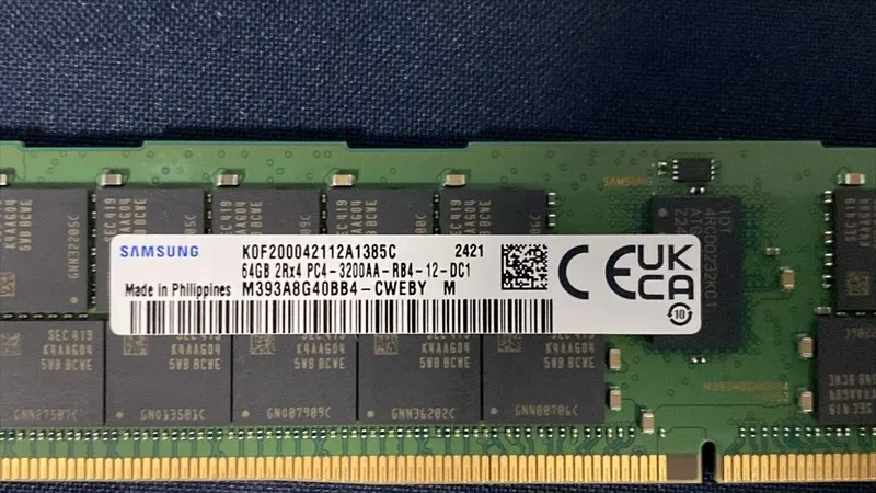 Модуль памяти 64GB 2Rx4 Samsung DDR4 3200 M393A8G40BB4-CWE Lenovo 4ZC7A08710