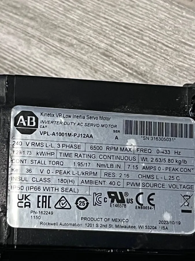 Серводвигатель allen bradley VPL-A1001M-PJ12AA INVERTER DUTY AC SERVO MOTOR — фото лота 1