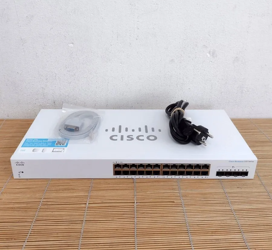 Коммутатор CBS220-24T-4X Switch Cisco 24 Ports 1GE, 4 Ports 10G SFP+Uplink CBS22