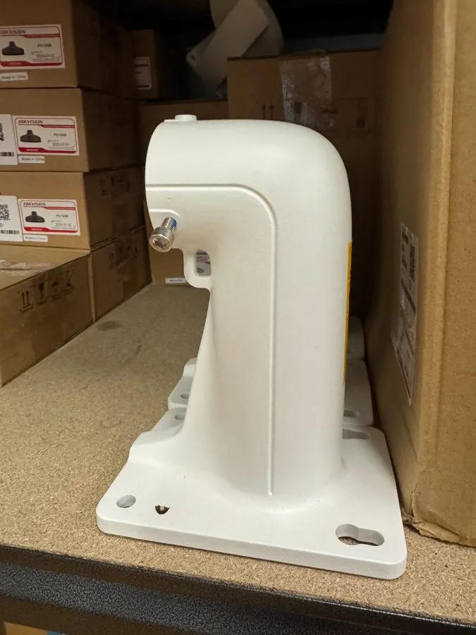 Камера Hikvision WML 302700464 White Long Camera Wall Mount Bracket w/ Junction  — фото лота 1