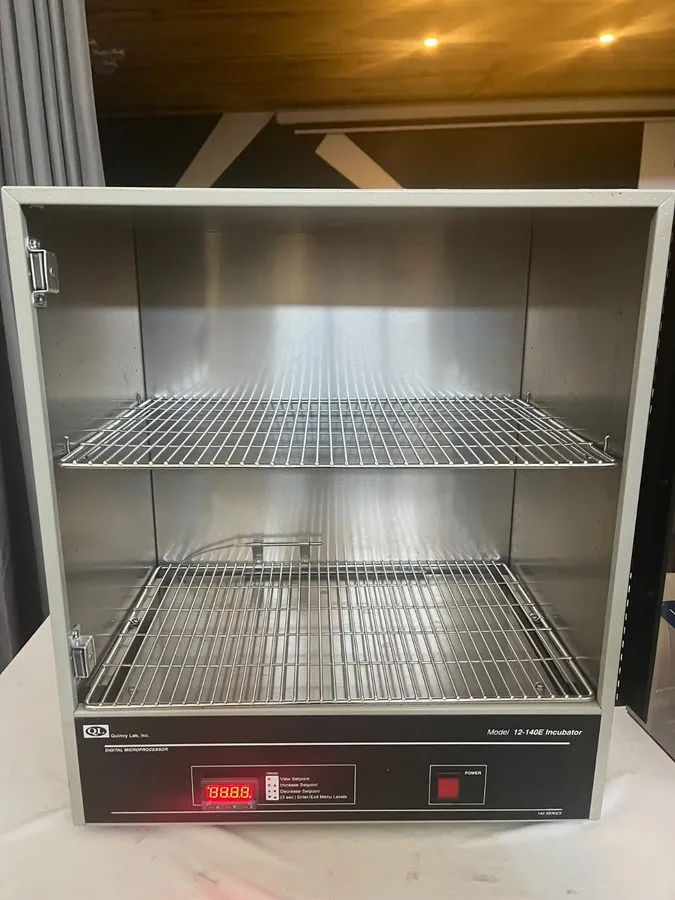 Инкубатор Quincy Lab 12-140E Digital Laboratory Incubator