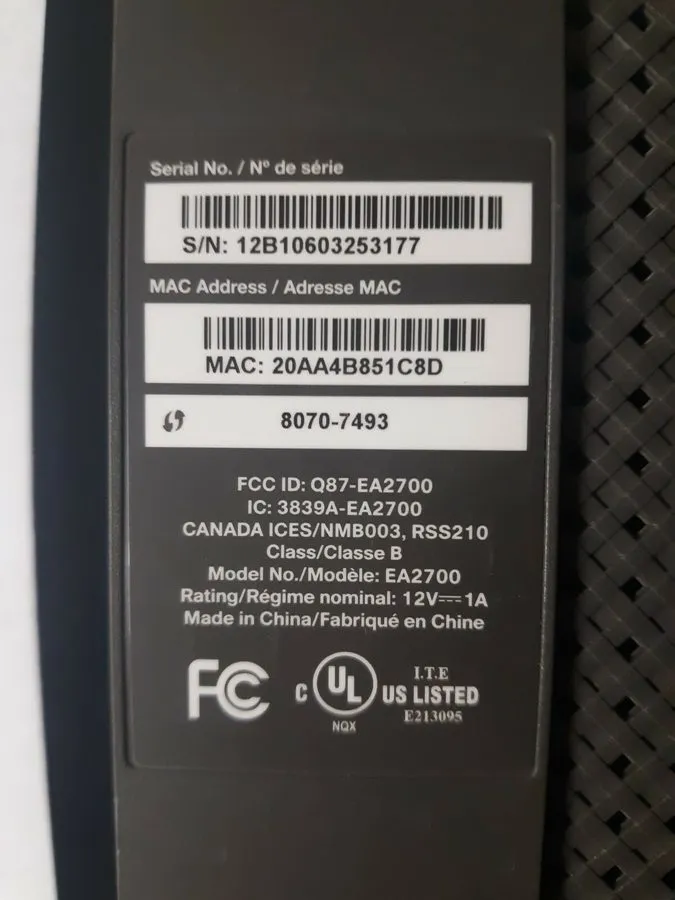 Маршрутизатор Cisco Linksys EA2700 300 Mbps 4-Port Gigabit Wireless N Router