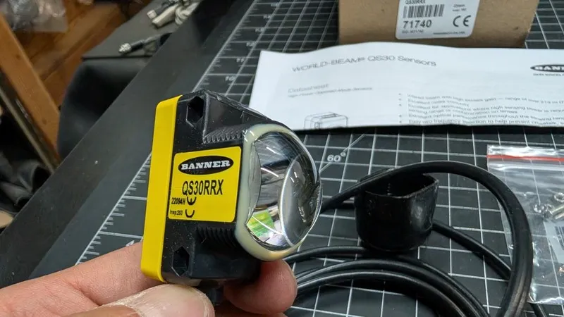 Фотоэлектрический датчик BANNER QS30RRX Photoelectric switch sensor — фото лота 2