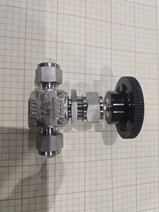 Клапан Swagelok 3/8" Stainless Steel Bonnet Needle Valve SS-1RS6 (LXE9J)
