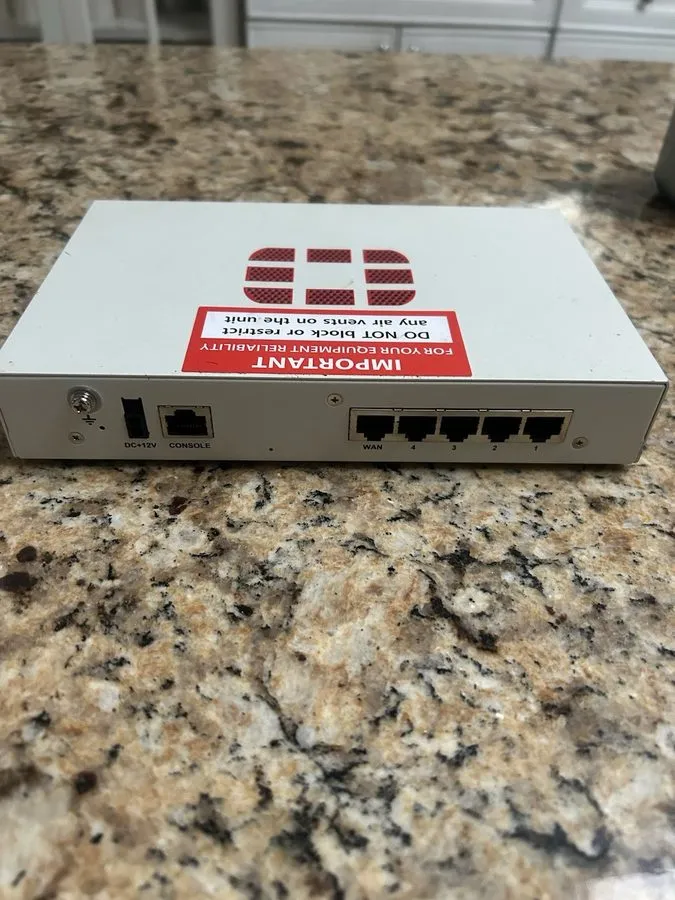 Межсетевой экран FORTINET Fortigate 30E 5Port RJ45 GE FG-30E, good — фото лота 1